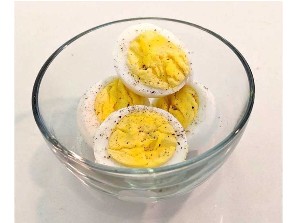 Boiled Eggs with Pepper