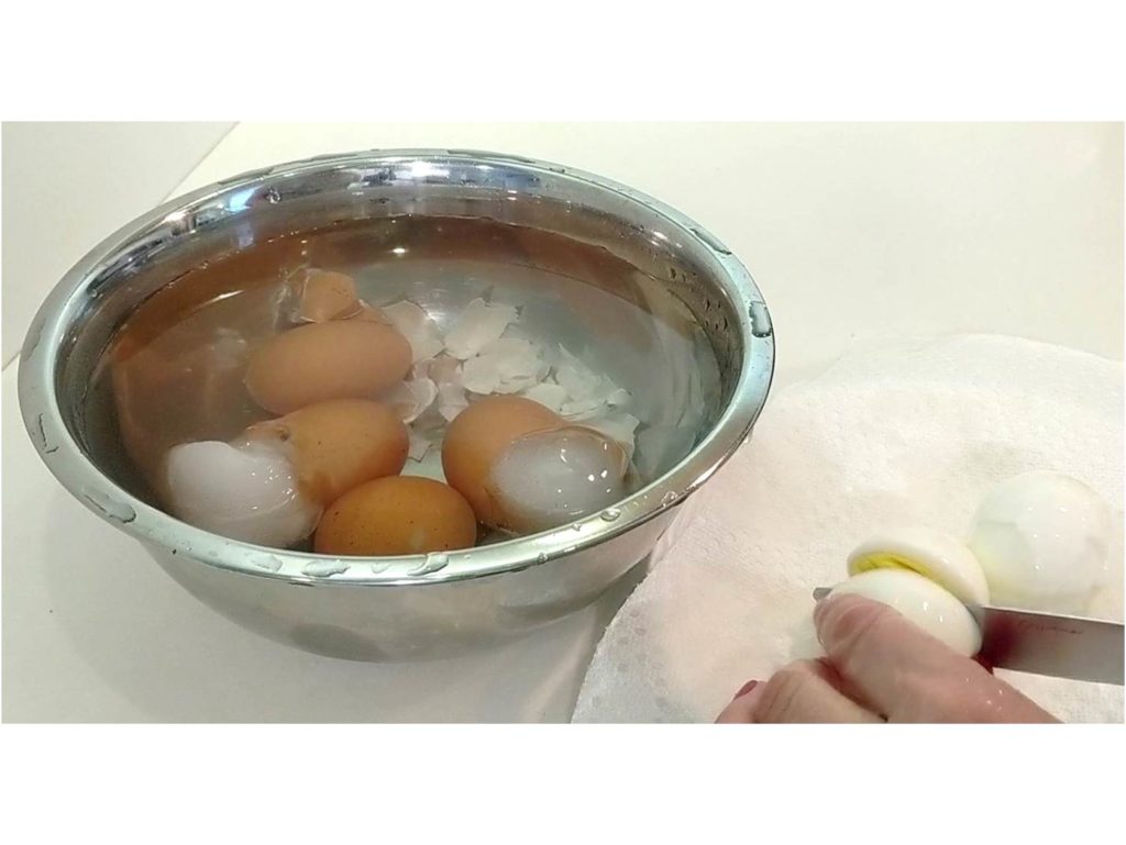 Cutting egg Perfect Egg Maker